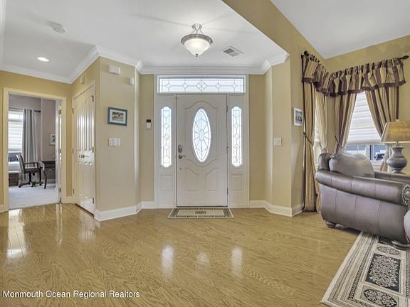 5th image of 52 Eagleswood Dr