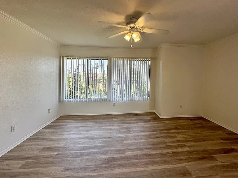 500 S Oak Knoll Ave #34 — Photo 10