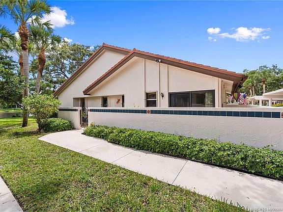 3rd image of 6030 SE Martinique Dr APT 101
