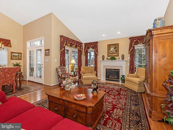 5th image of 10596 Edwardian Ln