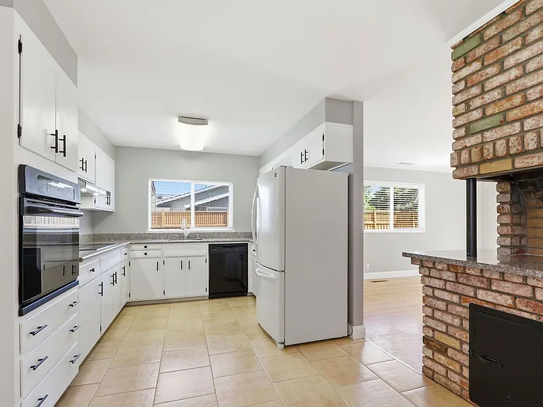 1498 S Mary Ave — Photo 14