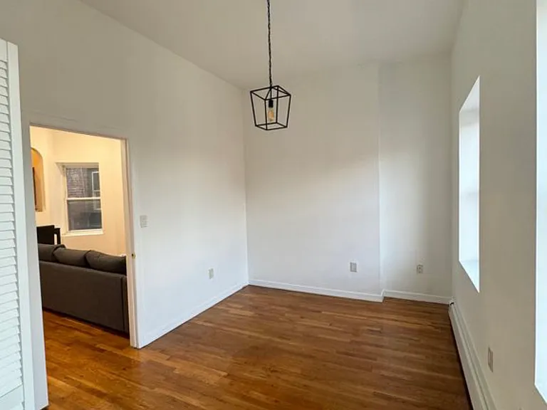 57 Saint Pauls Ave #4R — Photo 4