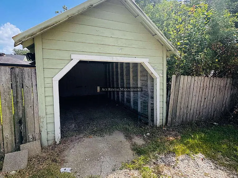 1502 Dallas St — Photo 17