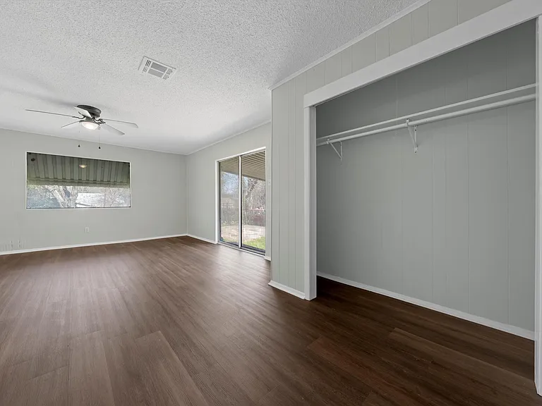 1511 Maple Ave — Photo 8