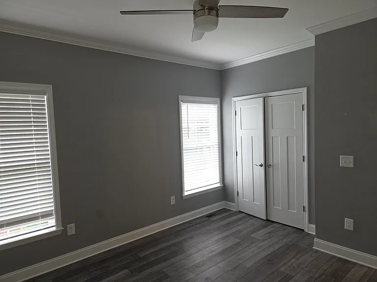 600 Nevin Ln NW — Photo 2