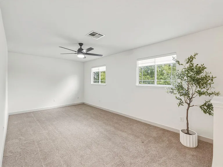 211 Banner Ave — Photo 11