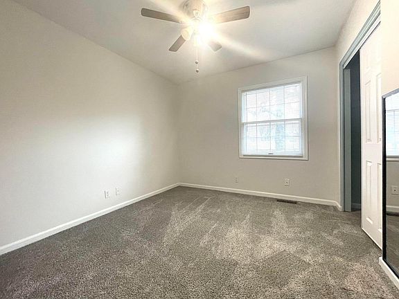 5th image of 617 Holly Ct