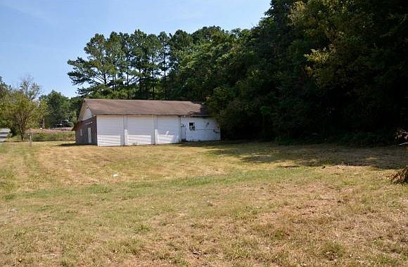 2nd image of 156 Pinhook Rd