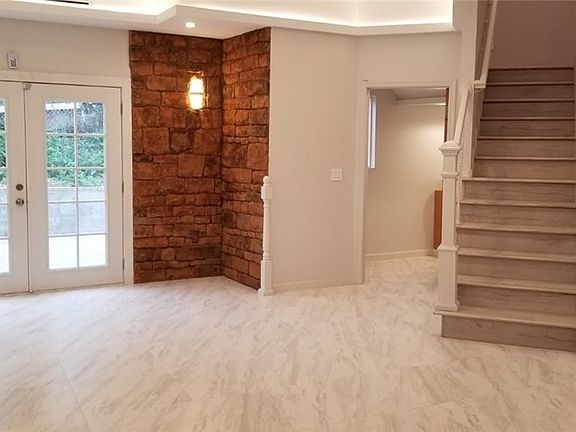 5th image of 24336 Crestlawn St