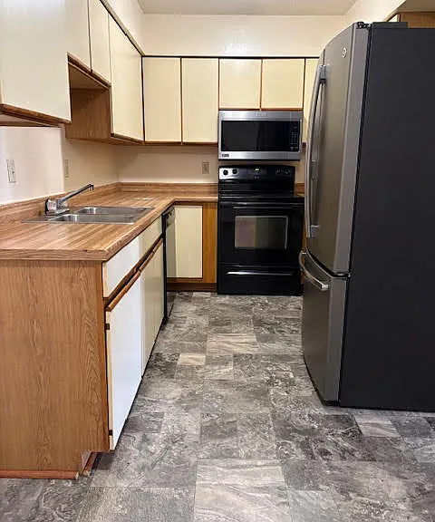 1629 Sunset St #2B — Photo 2