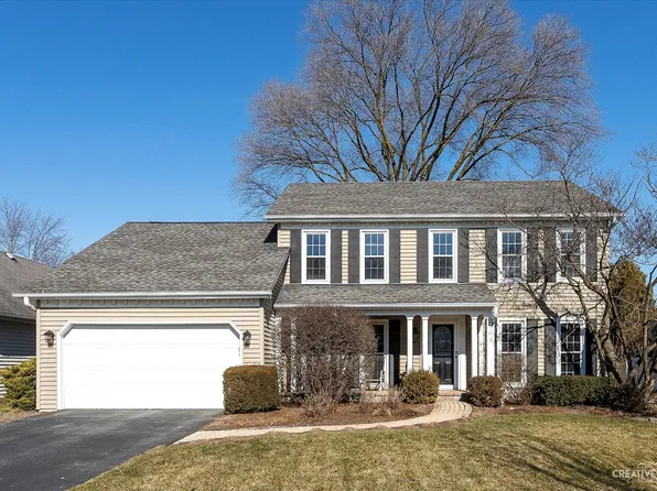 2215 Stonegate Ln, Wheaton, IL 60189