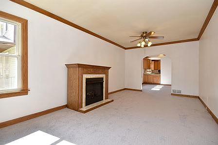 4th image of 4950 W Ainslie St