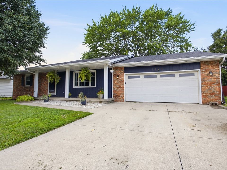 1st image of 1121 Collins Dr
