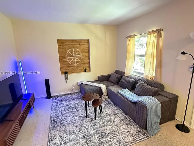 1111 N Victoria Park Rd #3 — Photo 6