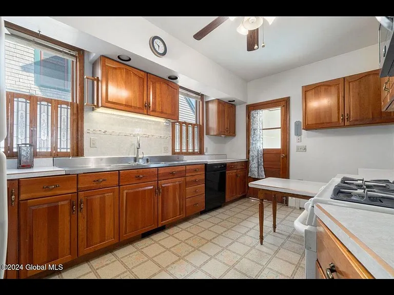 117 N Pine Ave #1 — Photo 6
