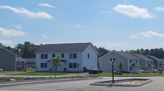 3rd image of 31 Chamberlain Dr