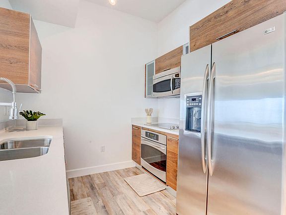 3rd image of 480 Hibiscus St #1018