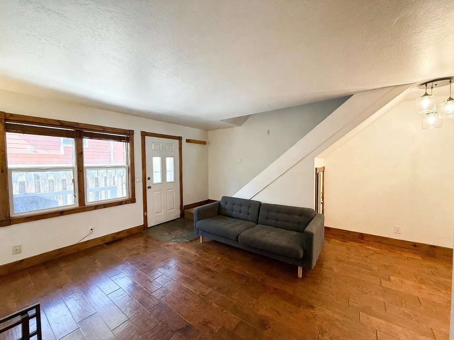 3 bed, 1066 sqft, $3,200 — Photo 4