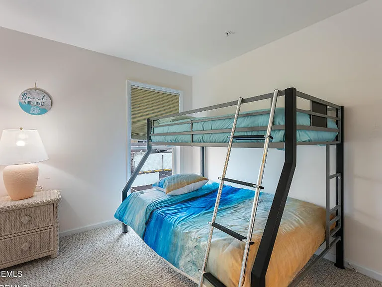 32 Webster Ave #5 — Photo 14