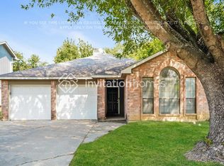 831 Wyndham Pl, Arlington, TX 76017