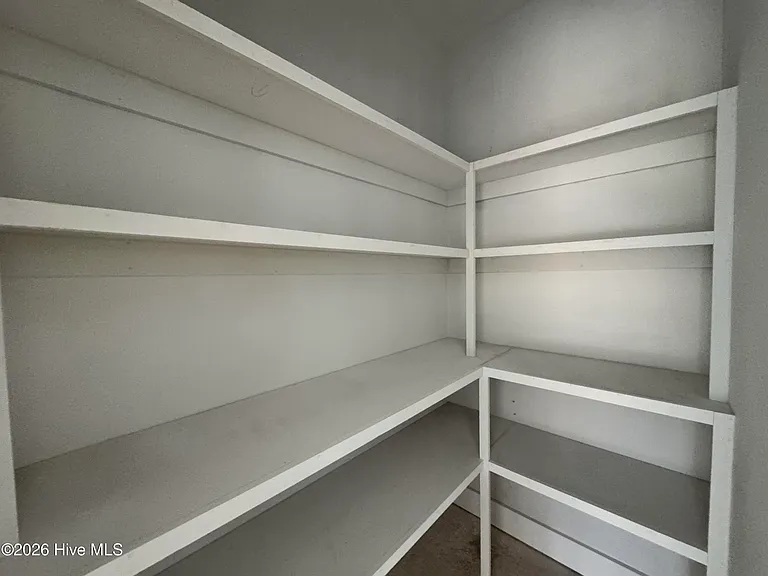 668 Wren Ln — Photo 10
