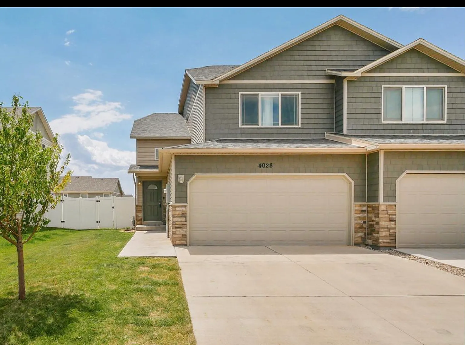 4 bed, 2046 sqft, $2,400 — Photo 1