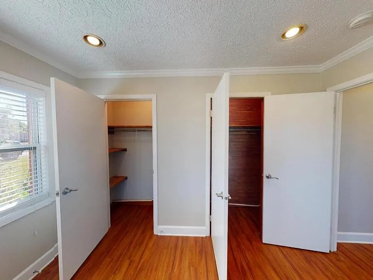 706 Indiana Ave — Photo 10