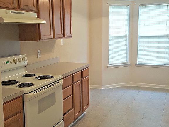 4th image of 9325 Tiger Lily Ln