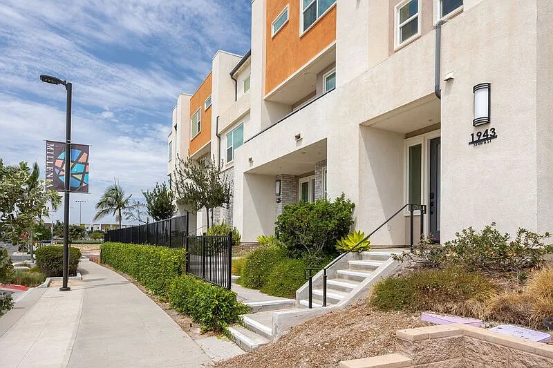 1941 Strata St