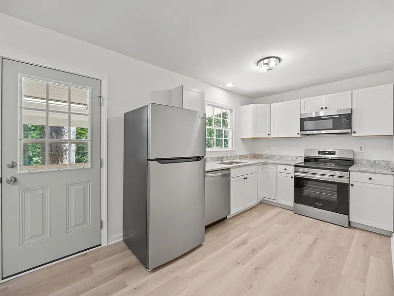 7444 Edenwood Ln — Photo 10