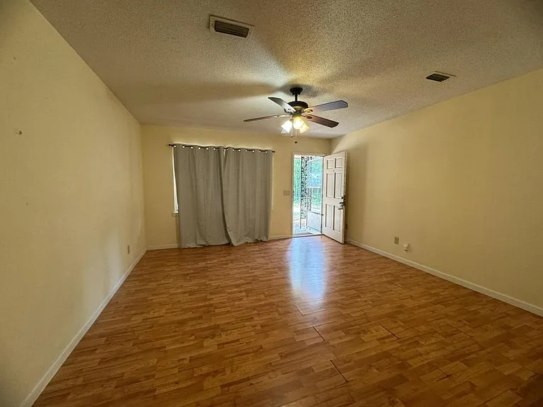 206 Myrtlewood Dr — Photo 4