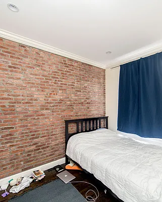 Rented by Jonis Realty | media 25