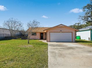 115 Bishop Rd, Rockport, TX 78382