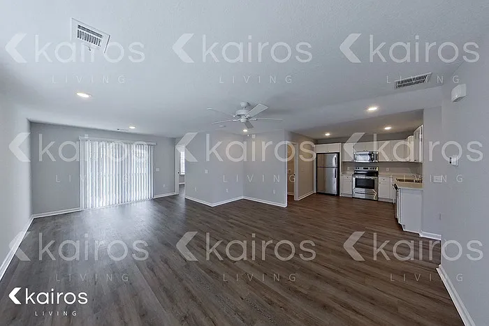 2 bed, 2.0 bath, 1207 sqft, $1,595 — Photo 4