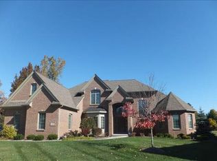 6631 Summerlyn Blvd, Lambertville, MI 48144