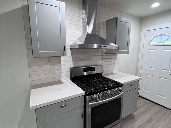 3rd image of 9441 Cathedral Dr