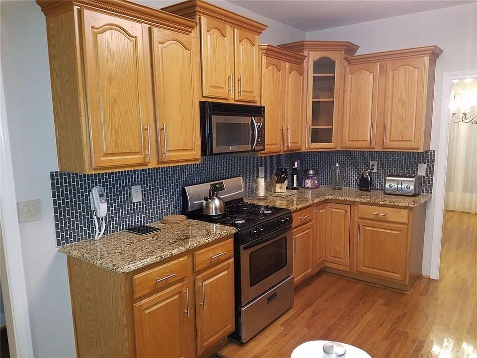 2nd image of 3116 Brombley Dr SE