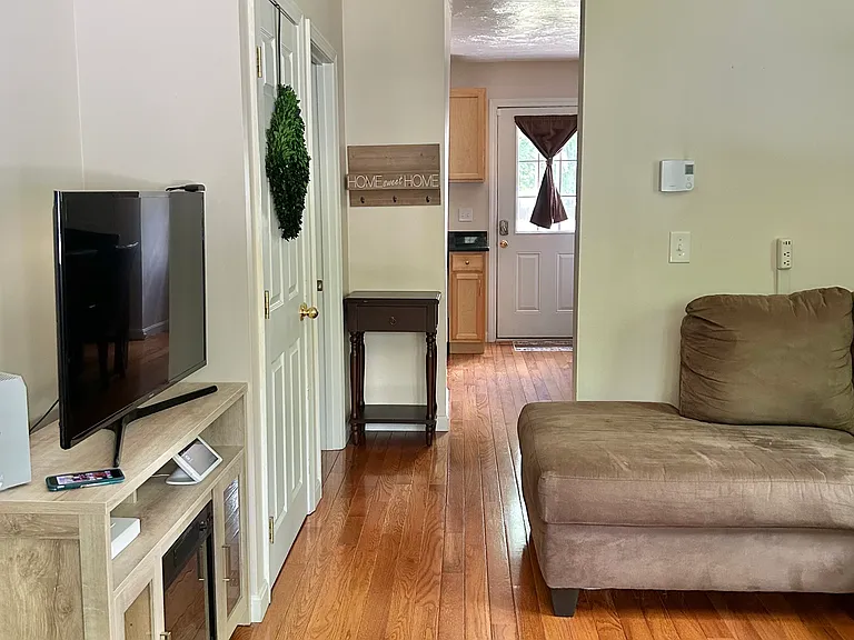 11 Carpenter Ave #A — Photo 3