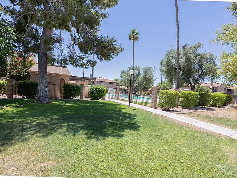 1207 N 84th Pl — Photo 18
