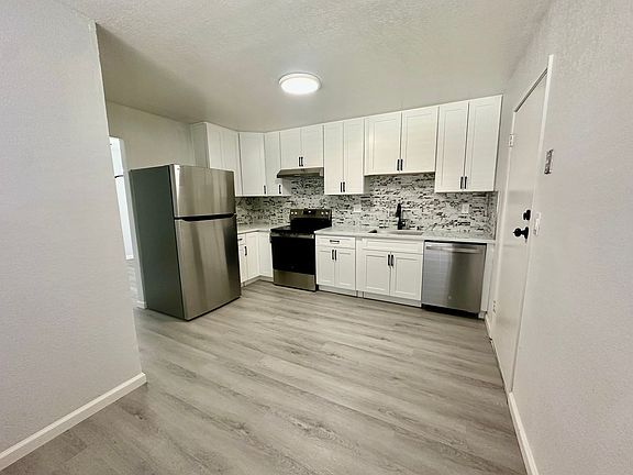 5th image of 576 Mekler Dr