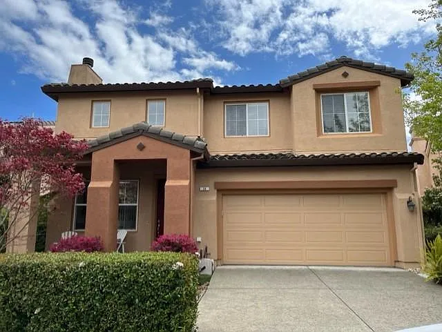 34 Pizarro Ave — Photo 2