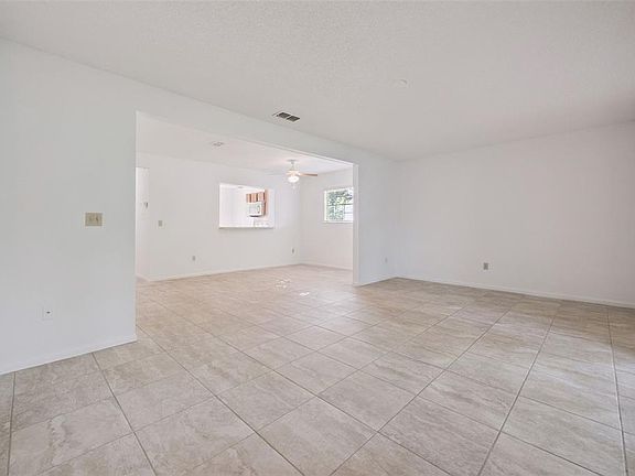 4th image of 498 Green Spring Cir