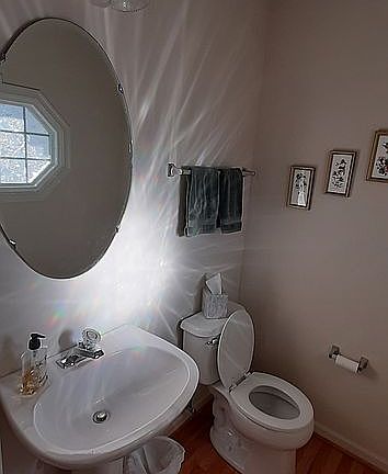 Guest 1/2 Bath