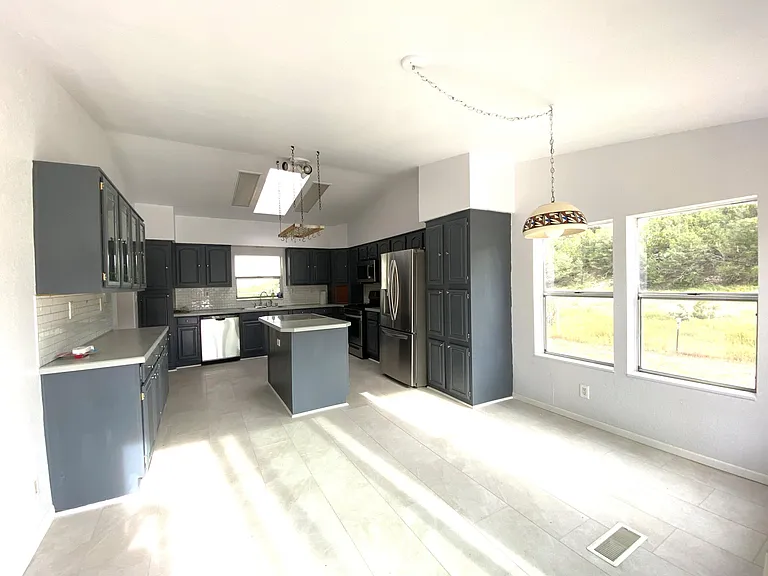27 Hillcrest Rd — Photo 24