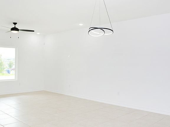 4th image of 108 Gillian Dr