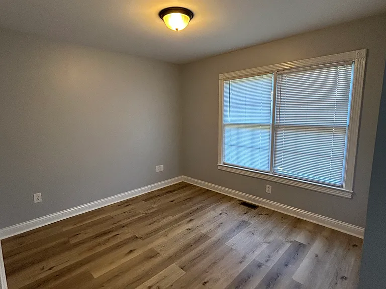 343 Reynolds Dr — Photo 8