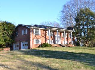 600 W Meadecrest Dr, Knoxville, TN 37923