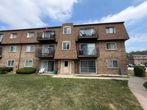 9428 Bay Colony Dr APT 1S, Des Plaines, IL 60016