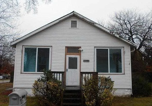 237 Kenwood Rd photo 1
