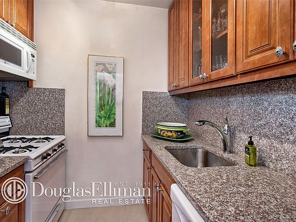 4th image of 1725 York Ave APT 27G